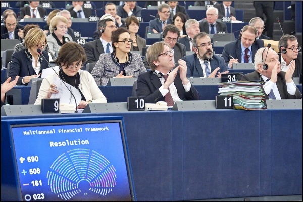 Parliament vote budget March 2013.jpg